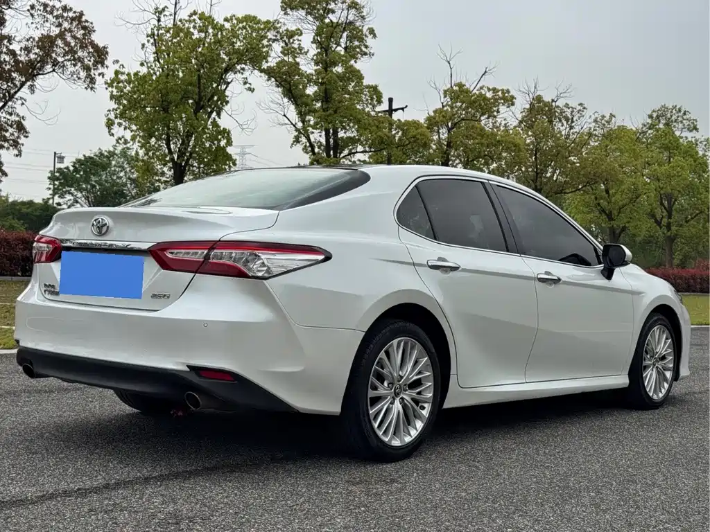 Toyota Camry 2019