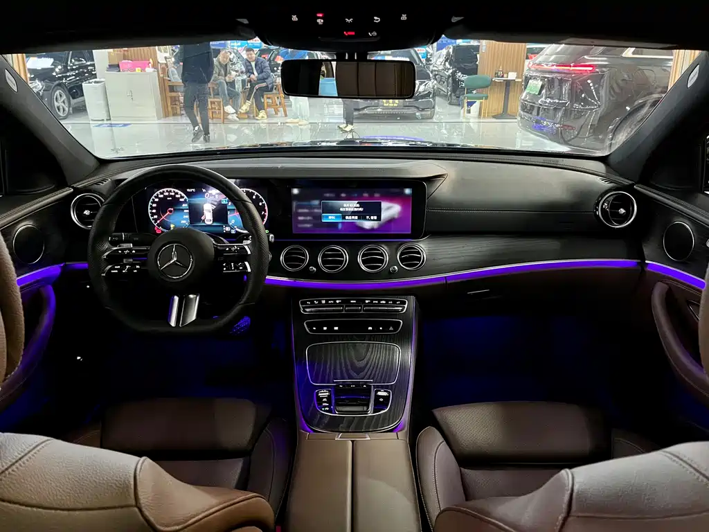 Mercedes-Benz E-Class 2022 — фото 12