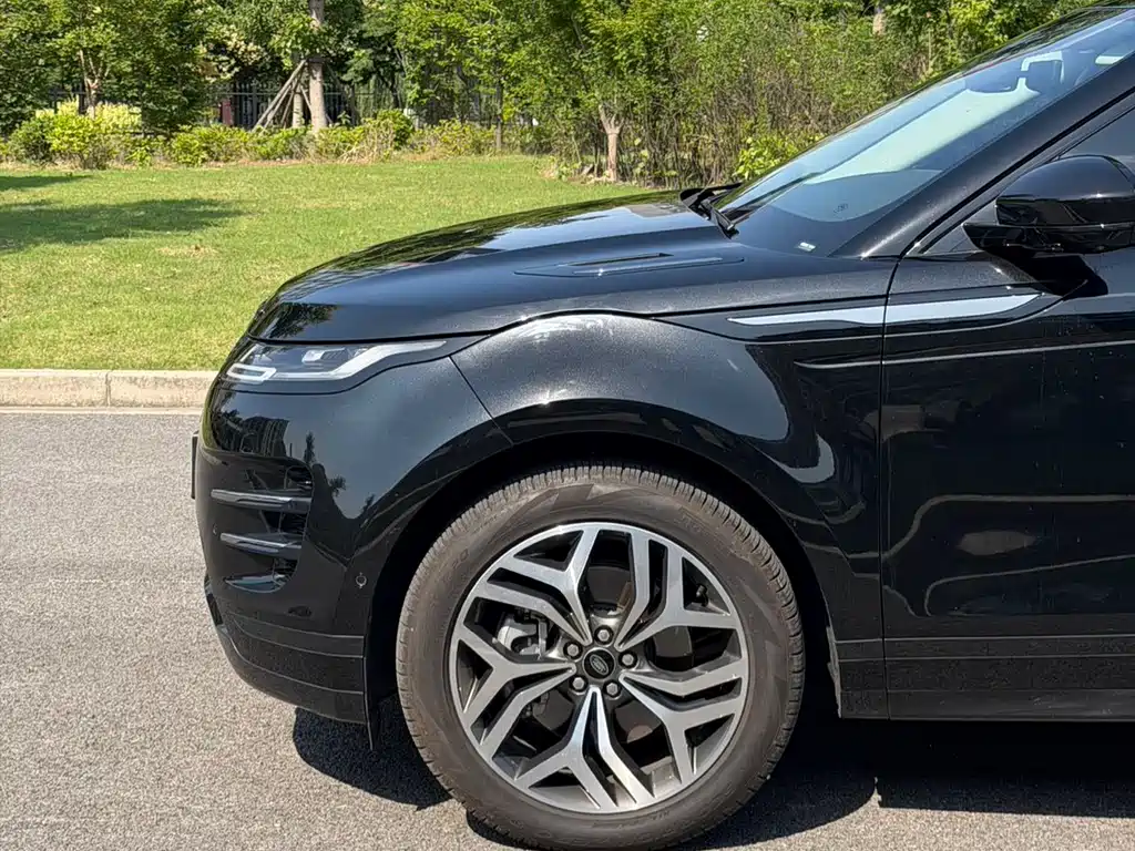 Land Rover Evoque 2023 — фото 4