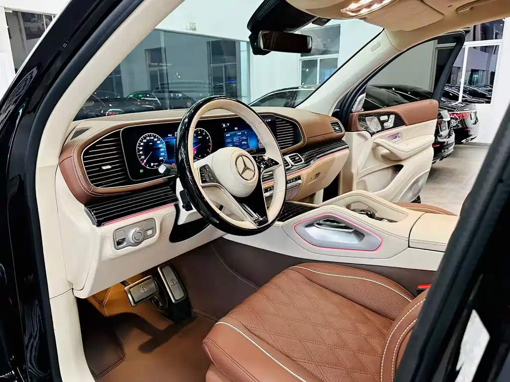 Mercedes-Benz GLS 2024 — фото 6