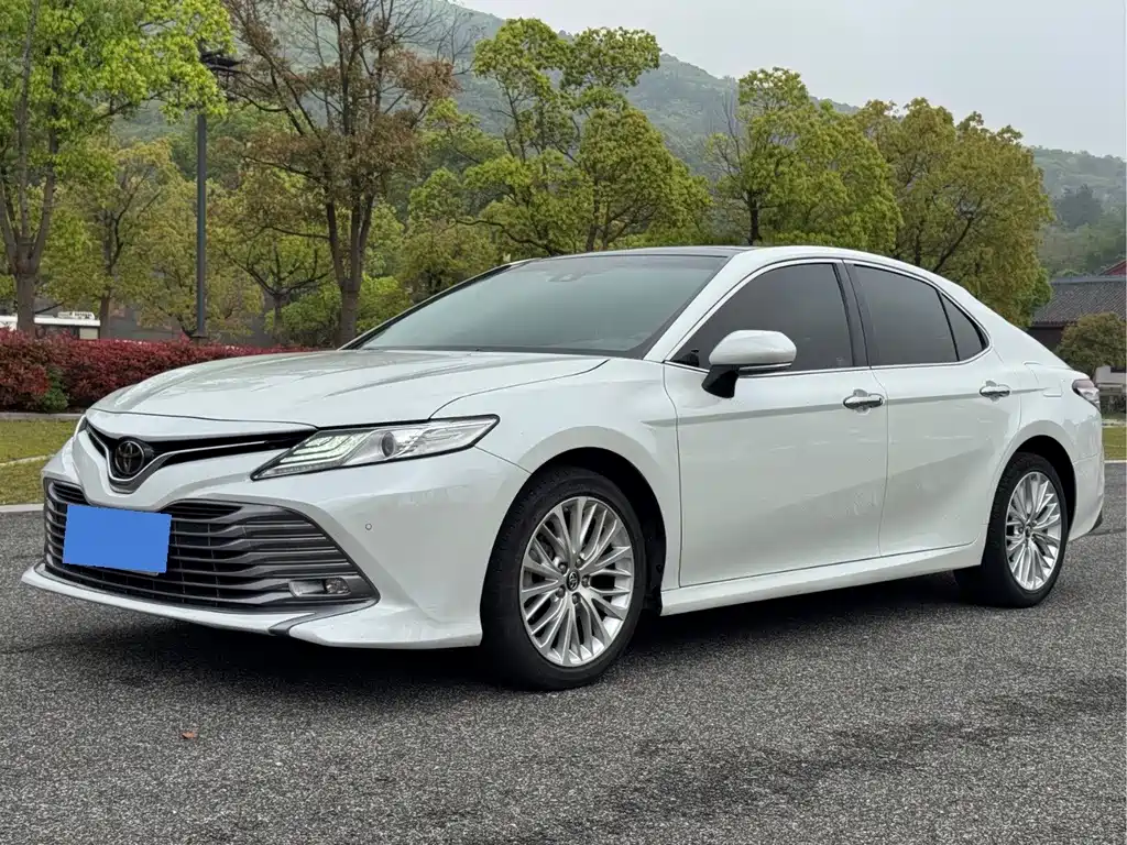 Toyota Camry 2019