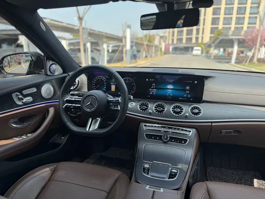 Mercedes-Benz E-Class 2023 — фото 20