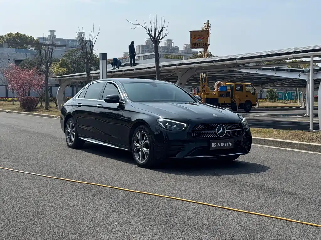 Mercedes-Benz E-Class 2023 — фото 3