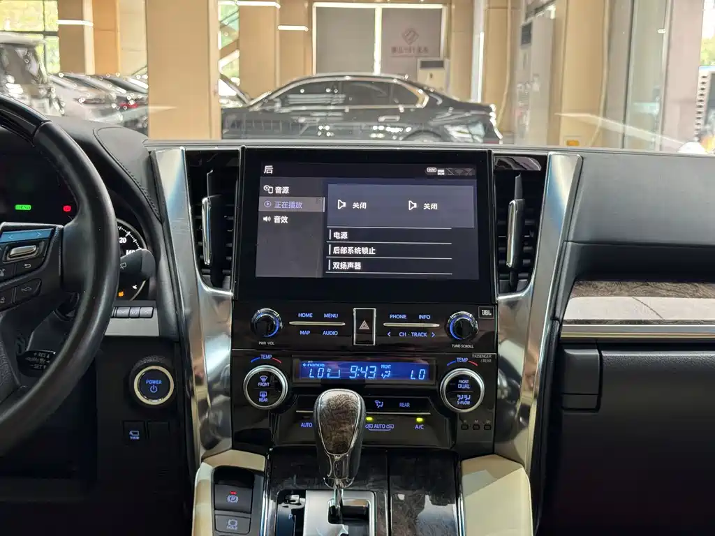 Toyota Vellfire 2022 — фото 20
