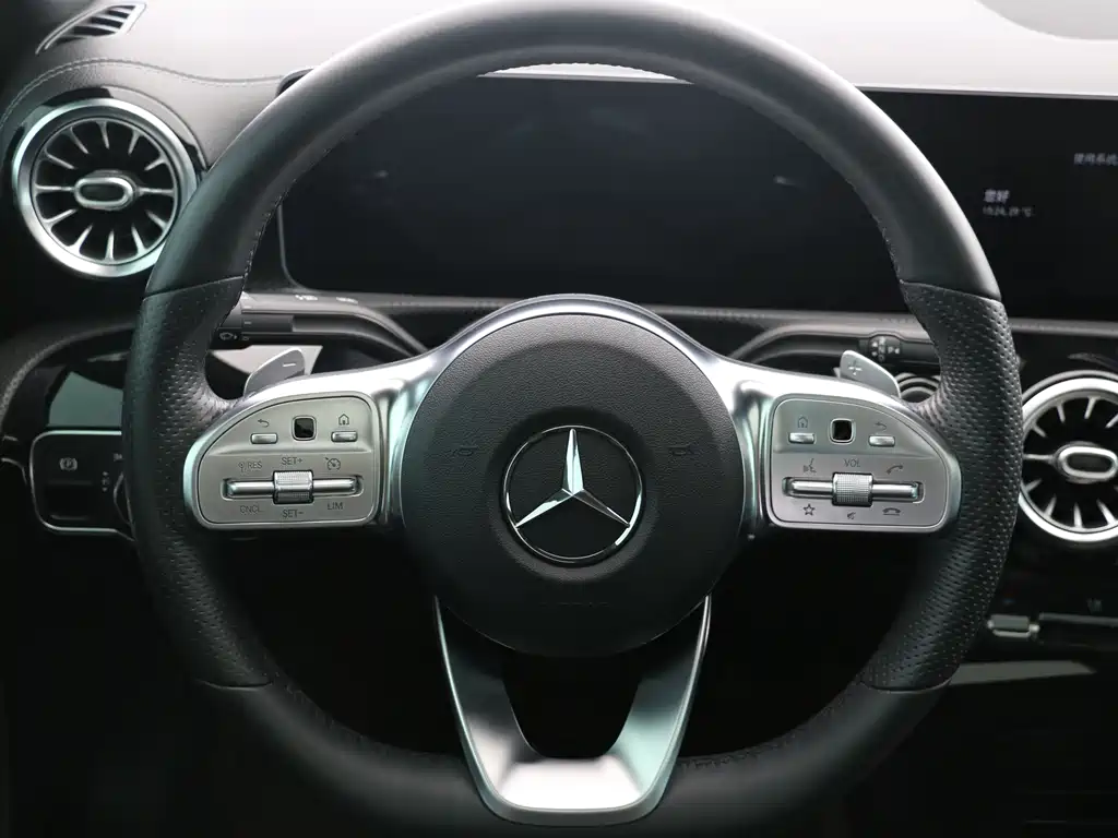 Mercedes-Benz A-Class 2020 — фото 8