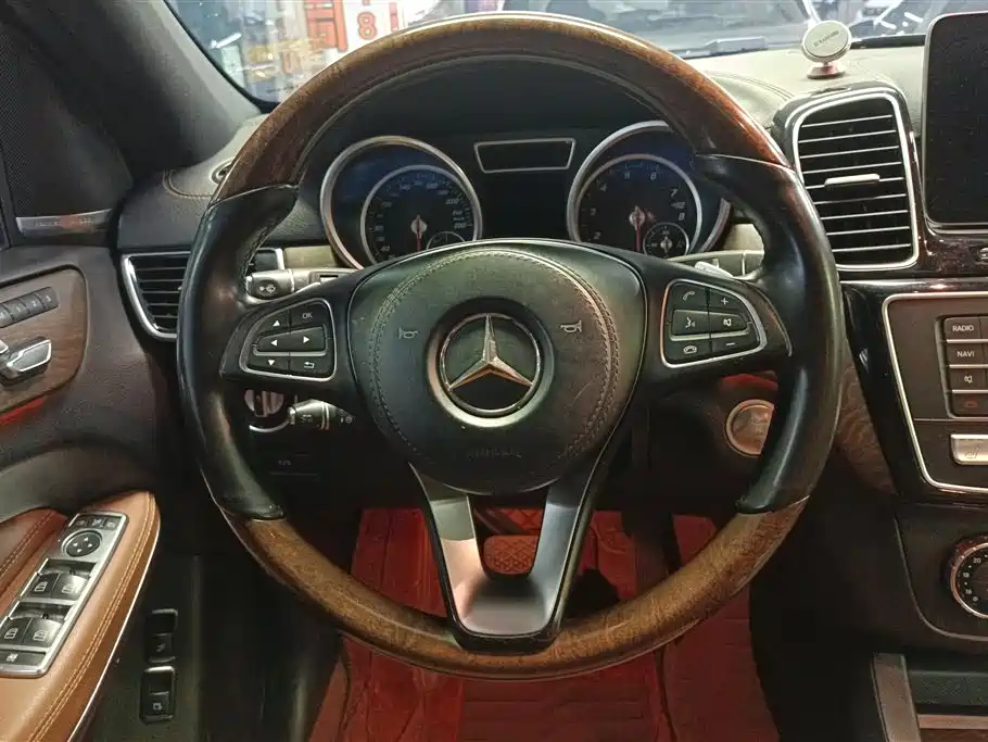 Mercedes-Benz GLS 2016 — фото 15