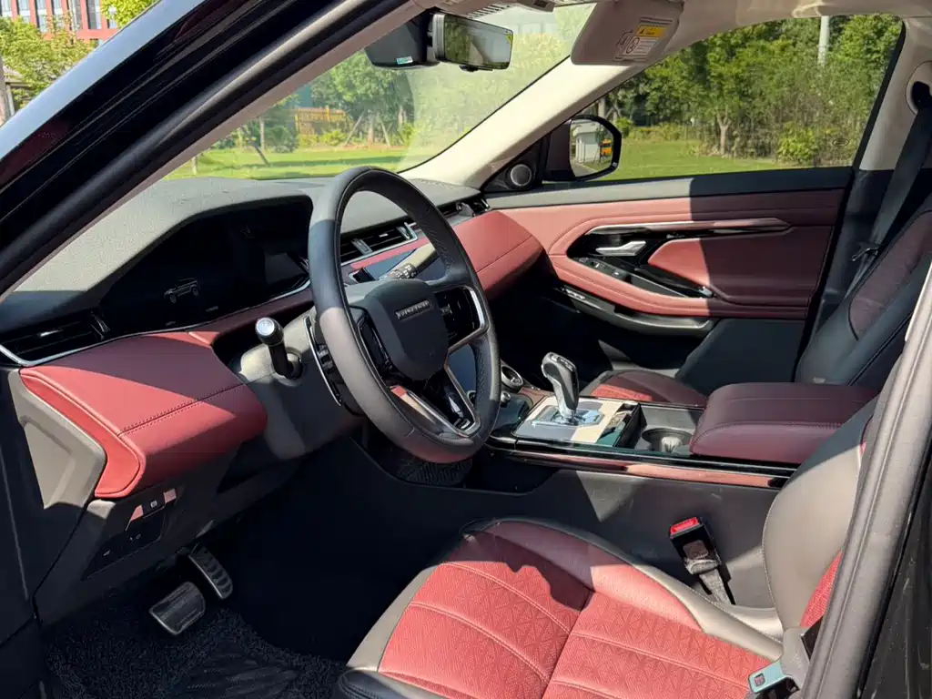 Land Rover Evoque 2023 — фото 10