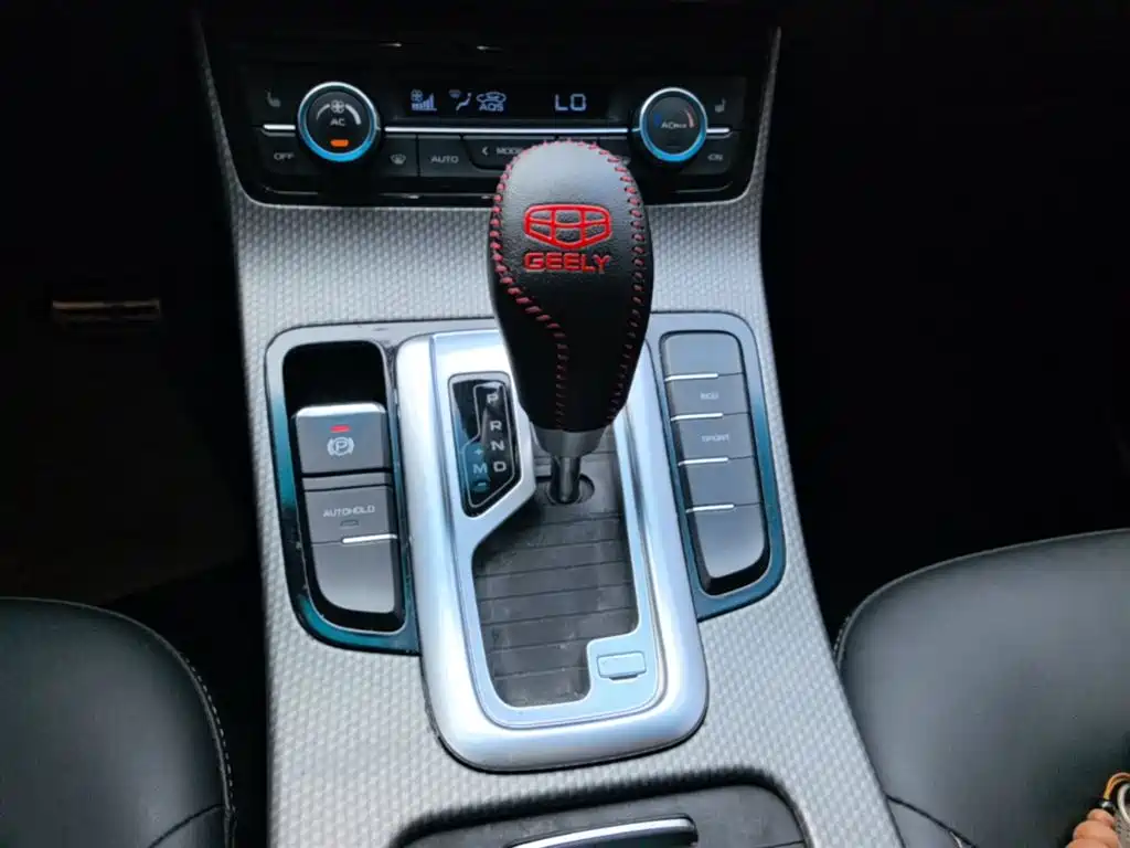 Geely Emgrand GS 2017 — фото 14