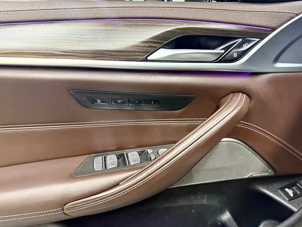 BMW 5 Series New Energy 2020 — фото 27