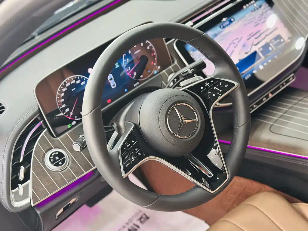 Mercedes-Benz E-Class 2025 — фото 14
