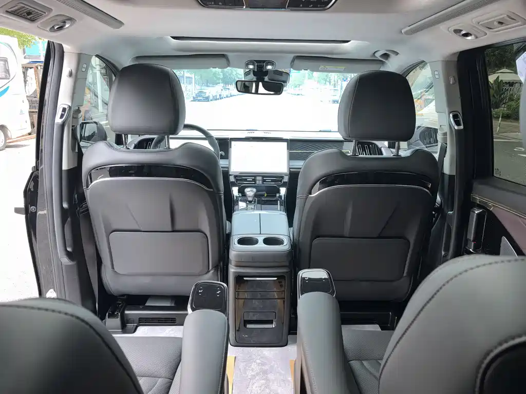 GAC Motor Trumpchi M8 2025 — фото 14