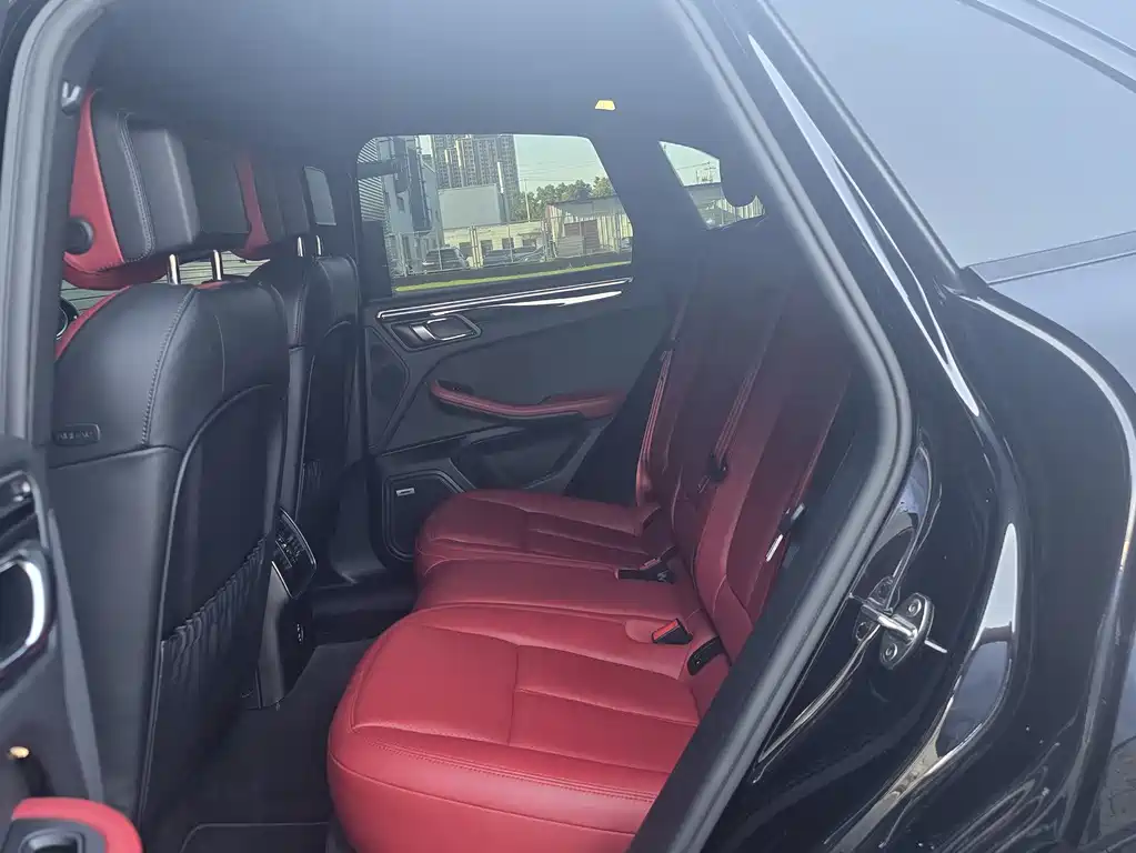 Porsche Macan 2021 — фото 11