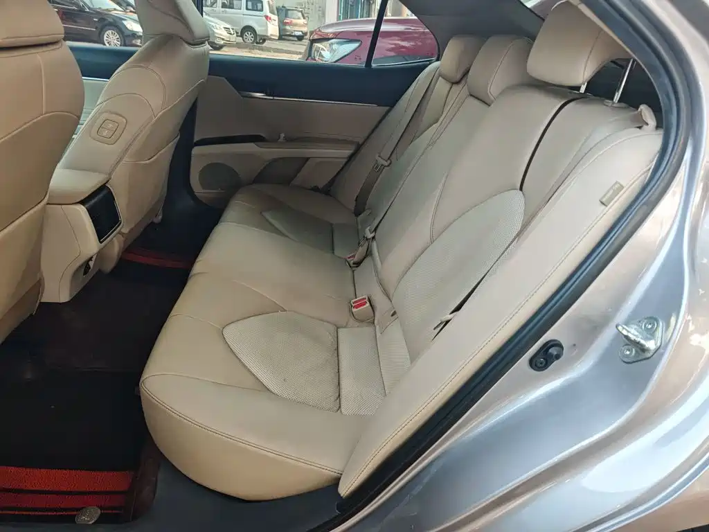 Toyota Camry 2022 — фото 13