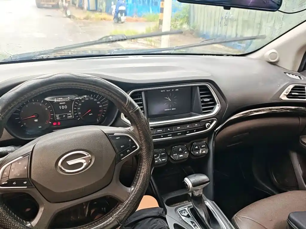 GAC Trumpchi GS4 2017 — фото 10