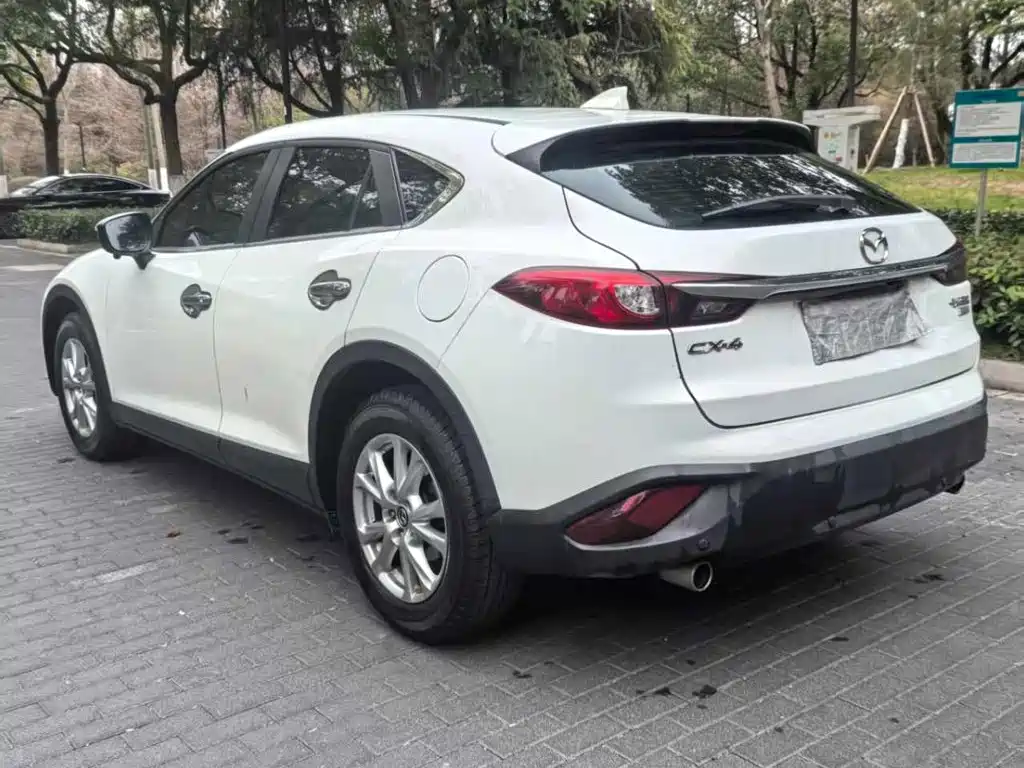 Mazda CX-4 2017 — фото 10