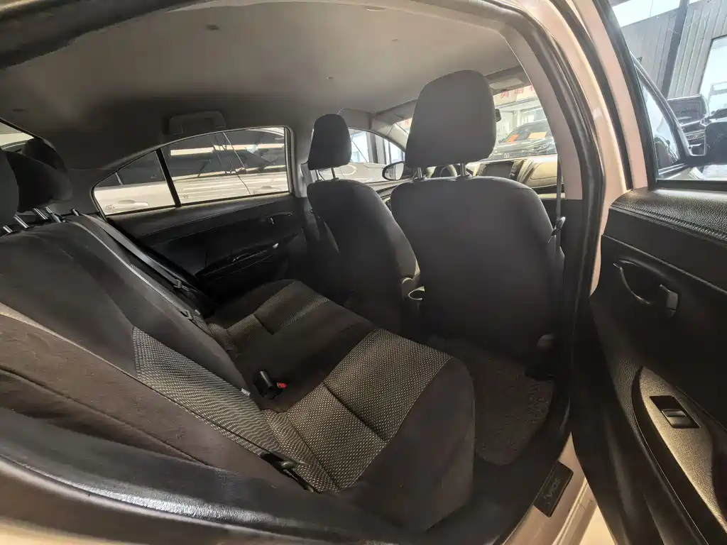 Toyota Vios 2015 — фото 11