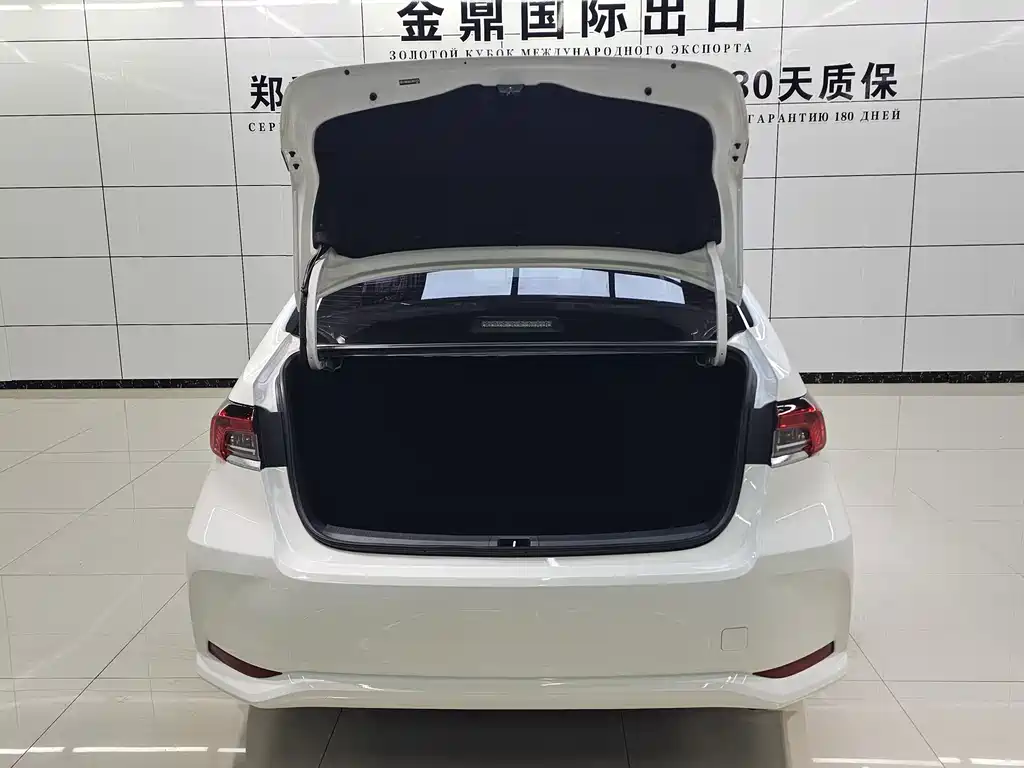 Toyota Corolla 2023 — фото 13