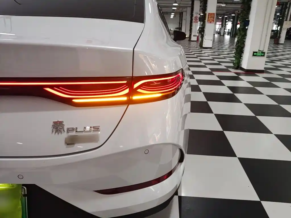 BYD Qin PLUS 2025 — фото 8