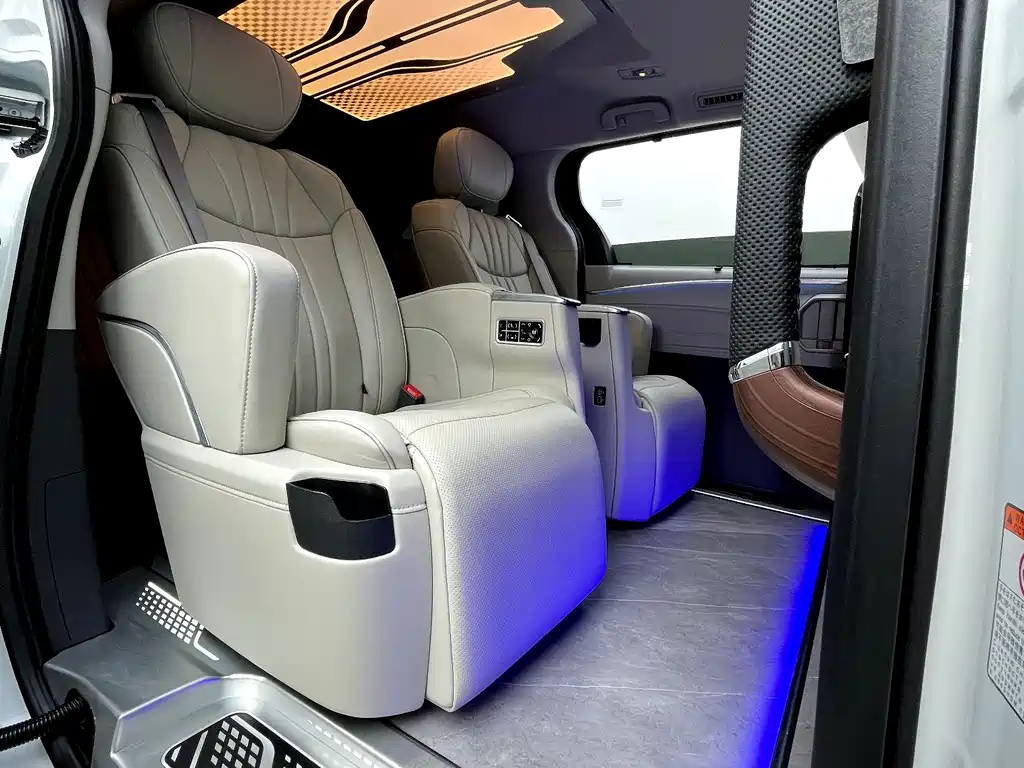 Toyota Granvia 2025 — фото 25