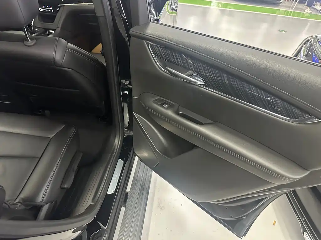 Cadillac XT6 2021 — фото 16