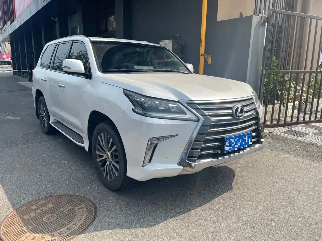 Lexus LX 2018 — фото 3