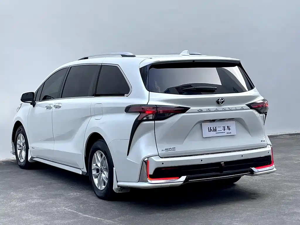 Toyota Granvia 2025 — фото 35