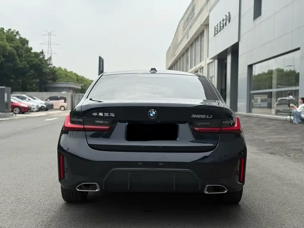 BMW 3 Series 2023 — фото 14