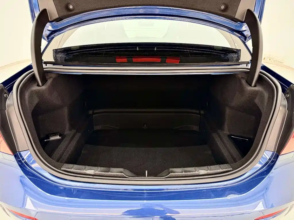 BMW 1 Series 2023 — фото 14