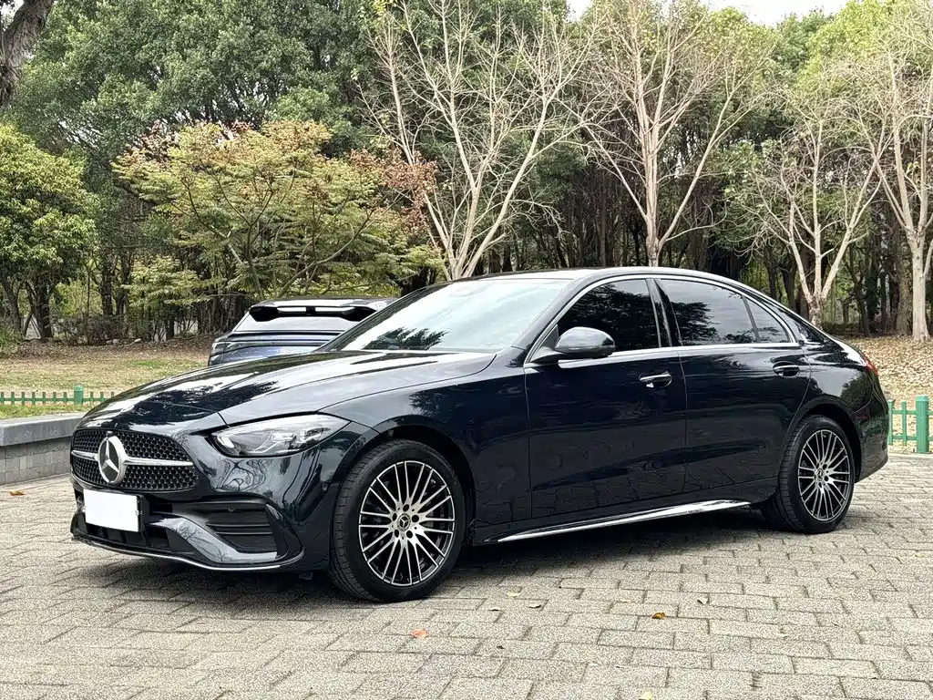 Mercedes-Benz C-Class 2025 — фото 1