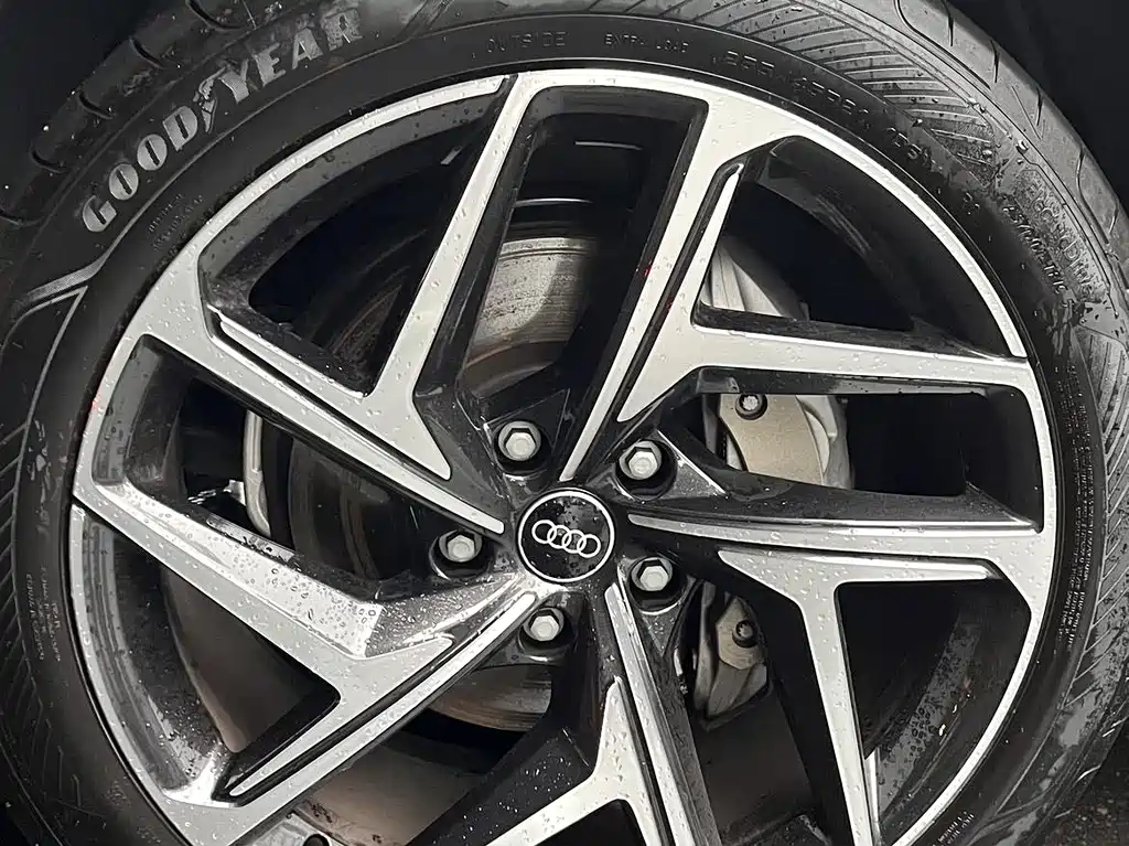 Audi Q6L E-Tron 2025 — фото 9