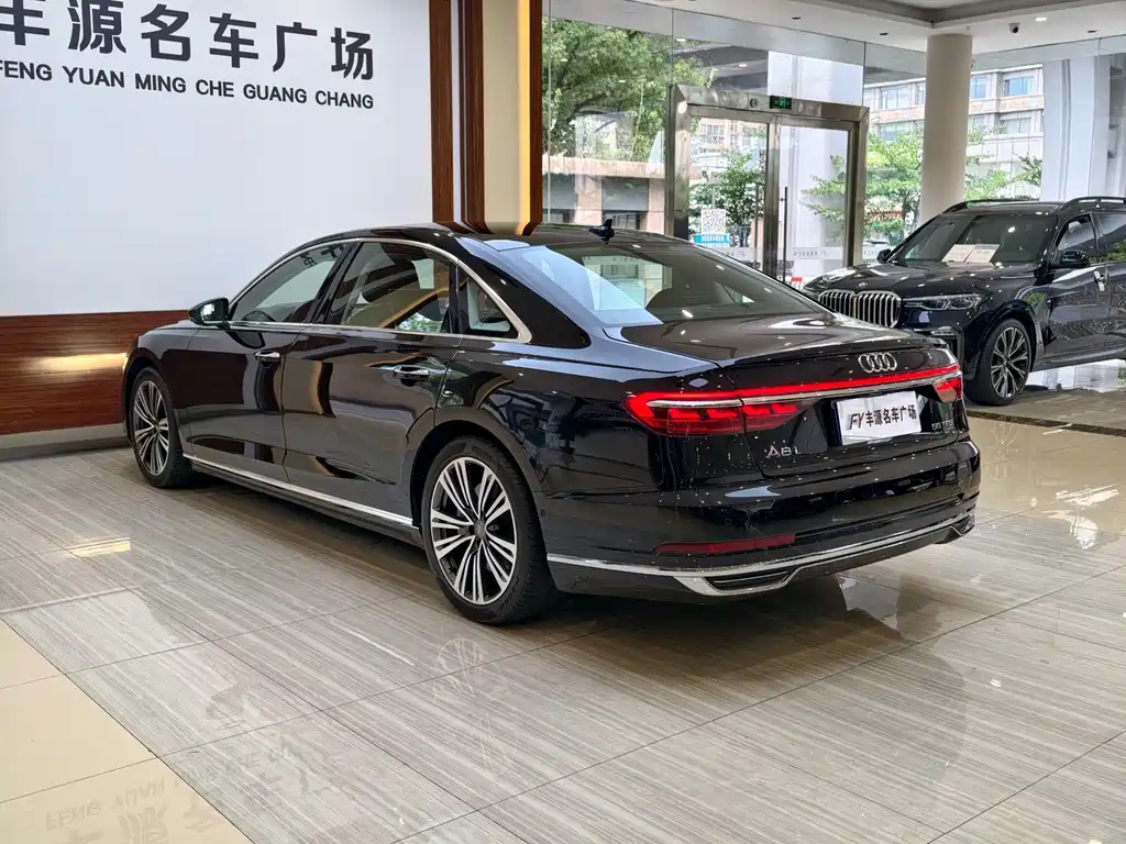 Audi A8 2020 — фото 28