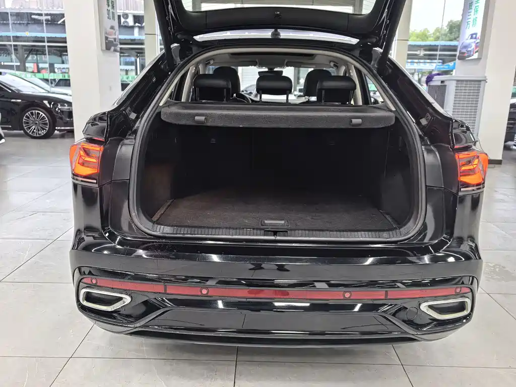 Volkswagen Tiguan X 2021 — фото 17