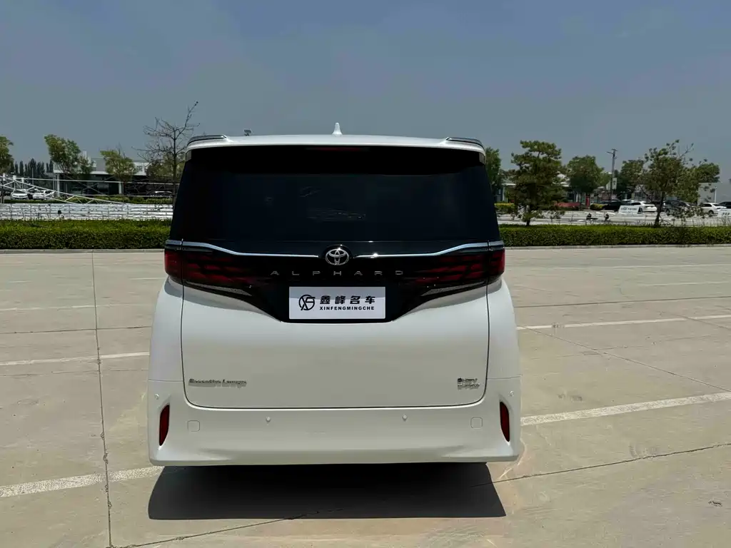 Toyota Alphard 2024