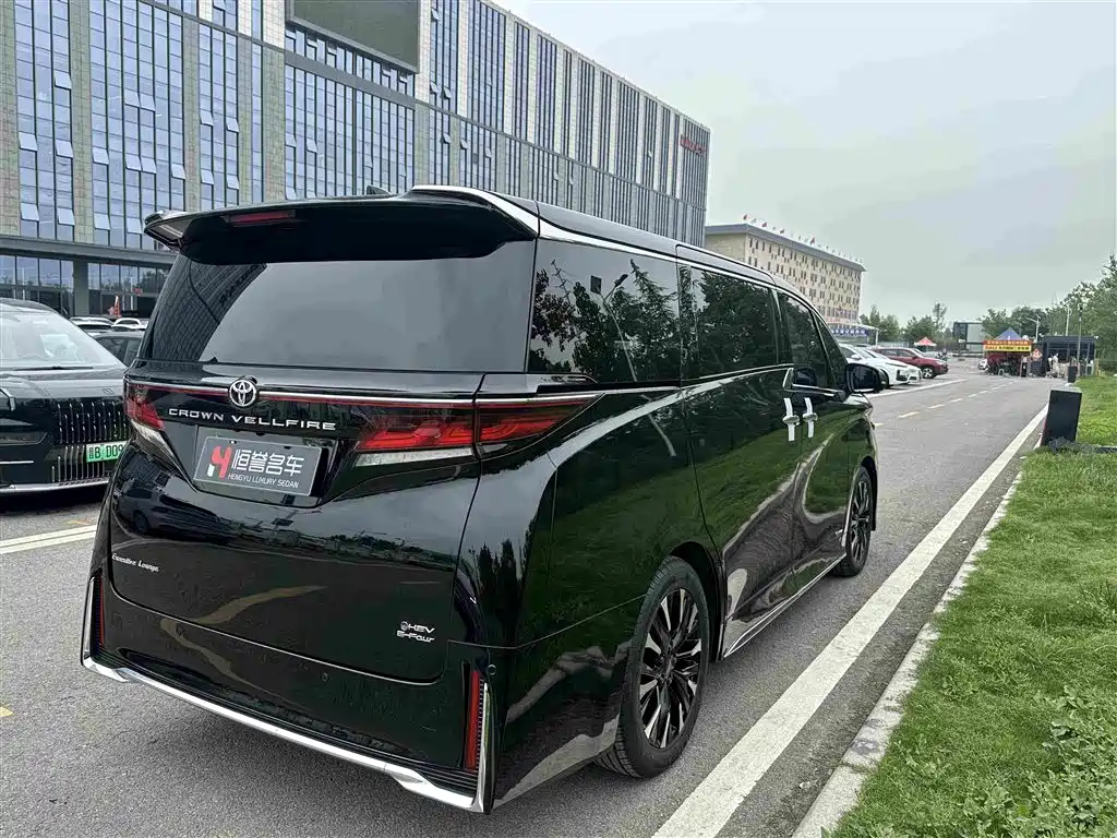 Toyota Vellfire 2024 — фото 11