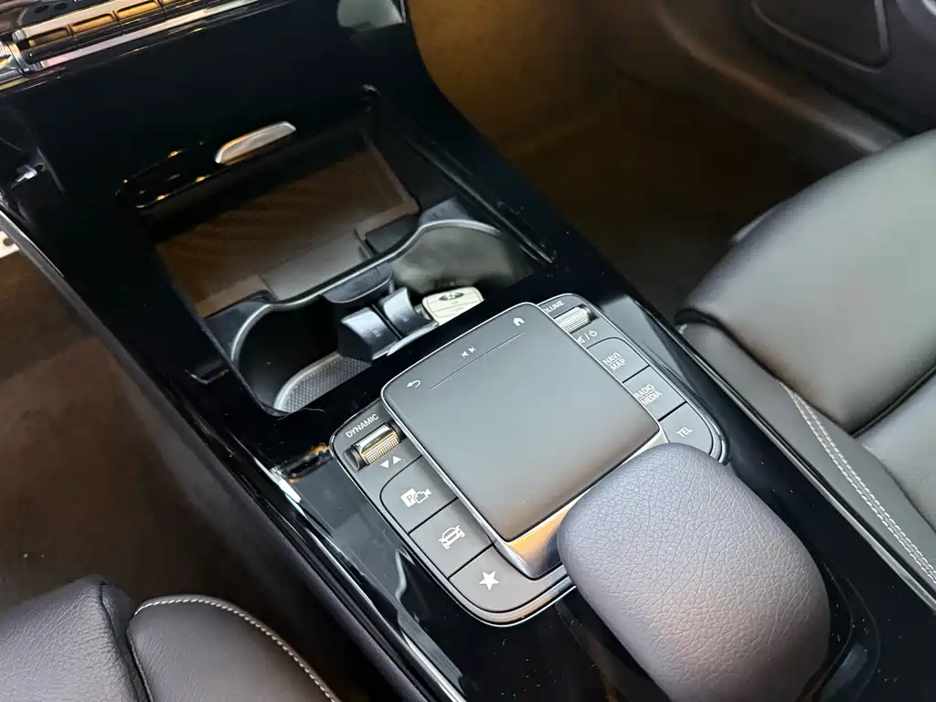 Mercedes-Benz CLA 2023 — фото 9