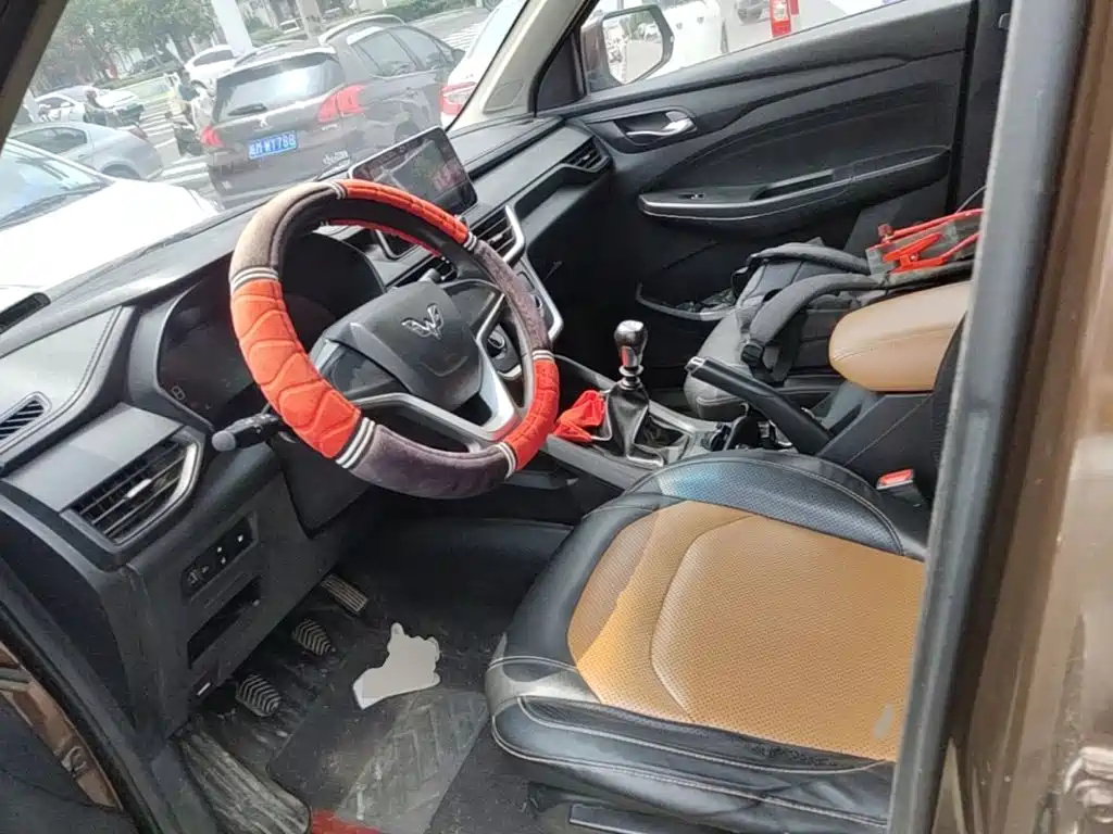 Wuling Hongguang S3 2019 — фото 15