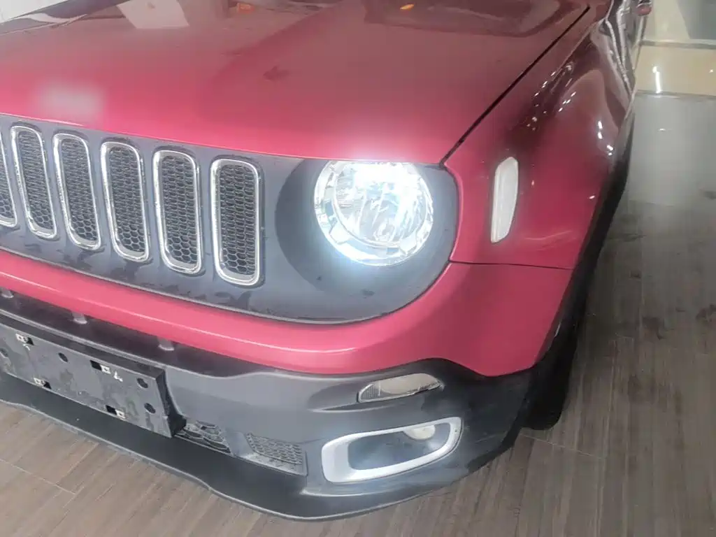 Jeep Renegade 2019 — фото 24