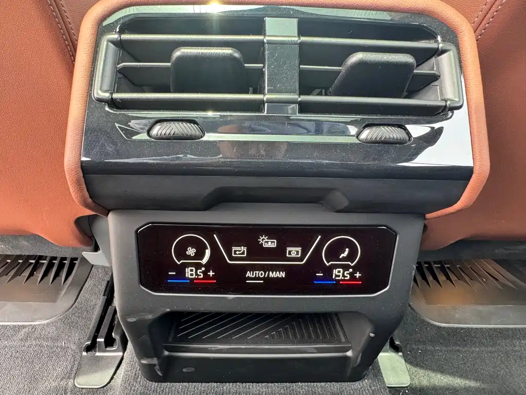 BMW i5 — фото 17