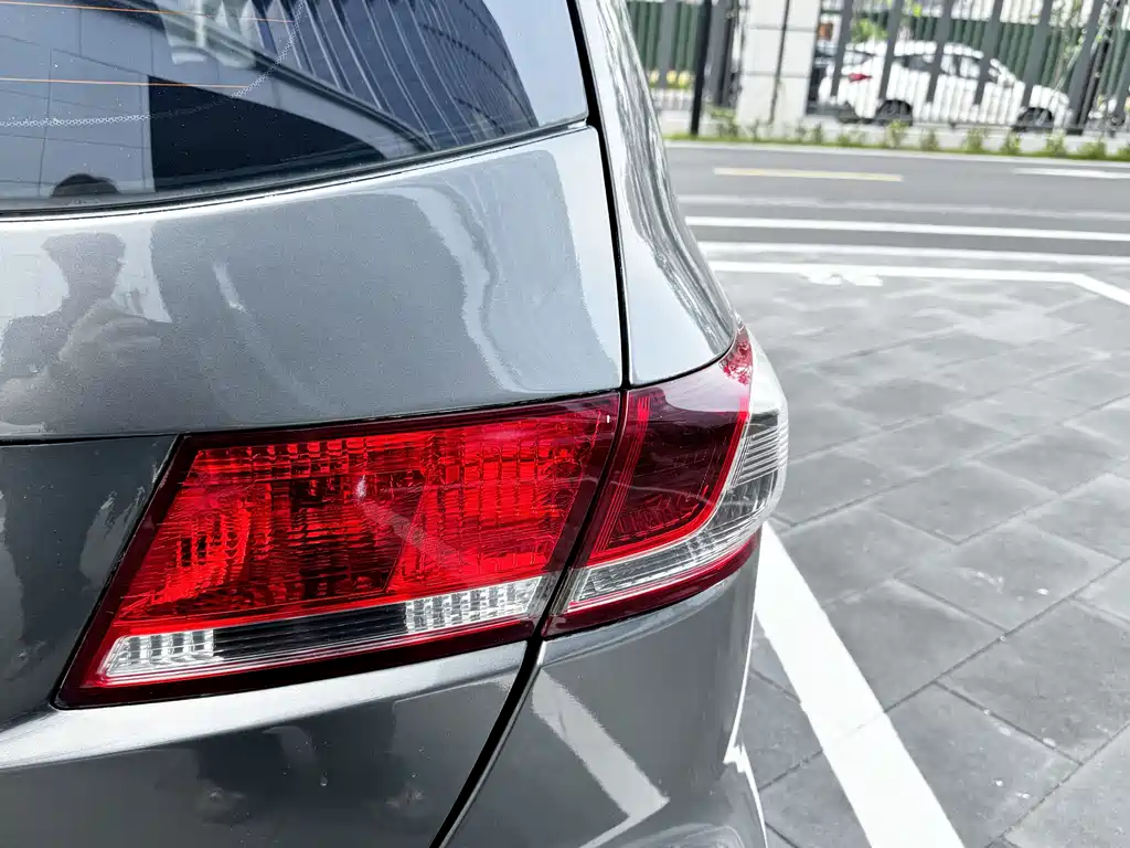 Honda Odyssey 2011 — фото 28