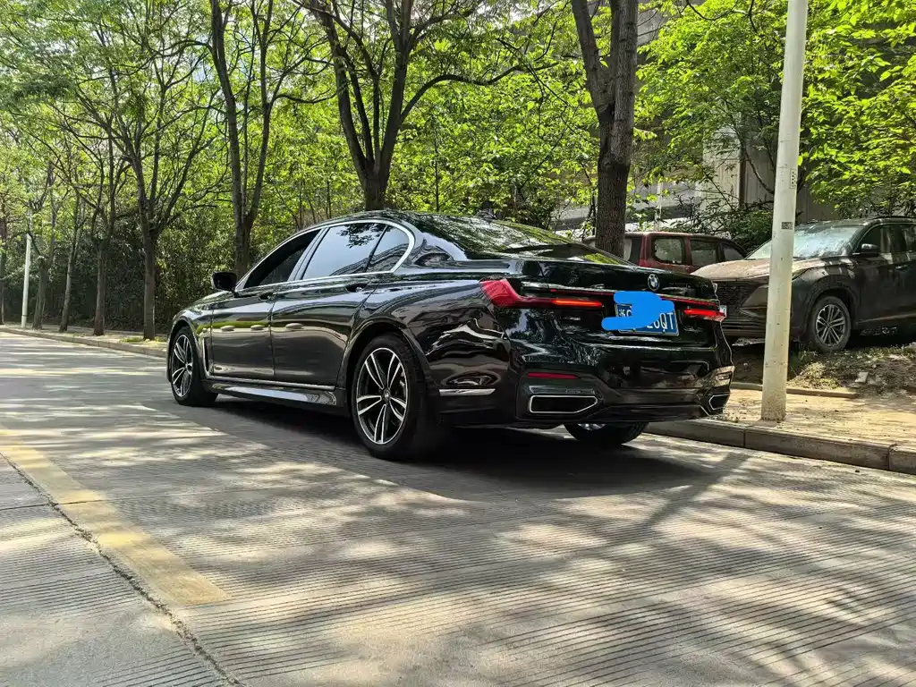 BMW 7 Series 2021 — фото 12
