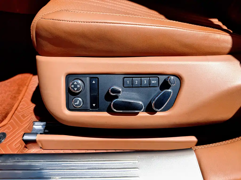 Bentley Flying Spur 2020 — фото 40