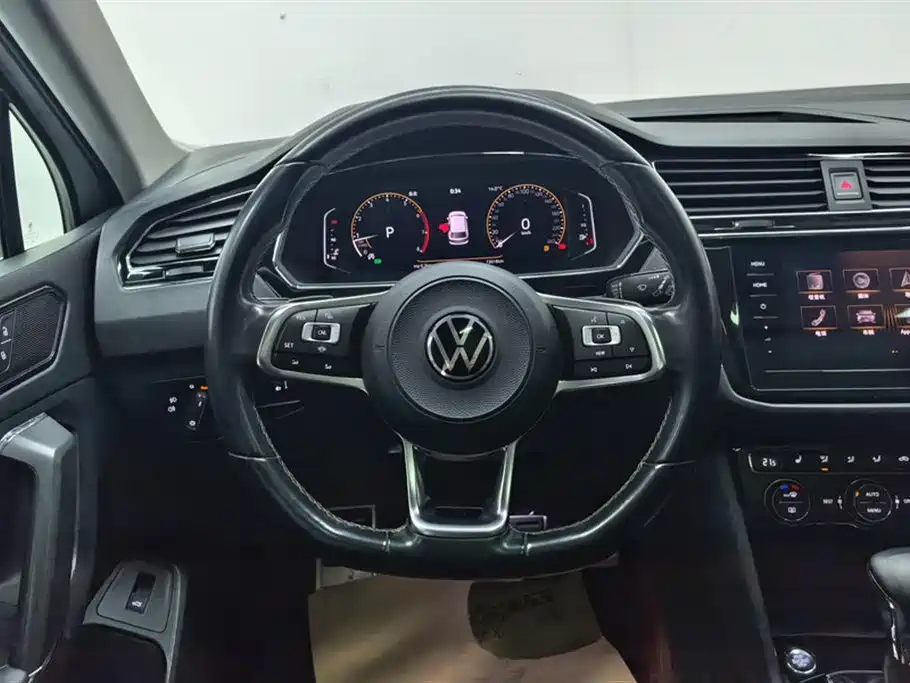 Volkswagen Tiguan L 2021 — фото 15