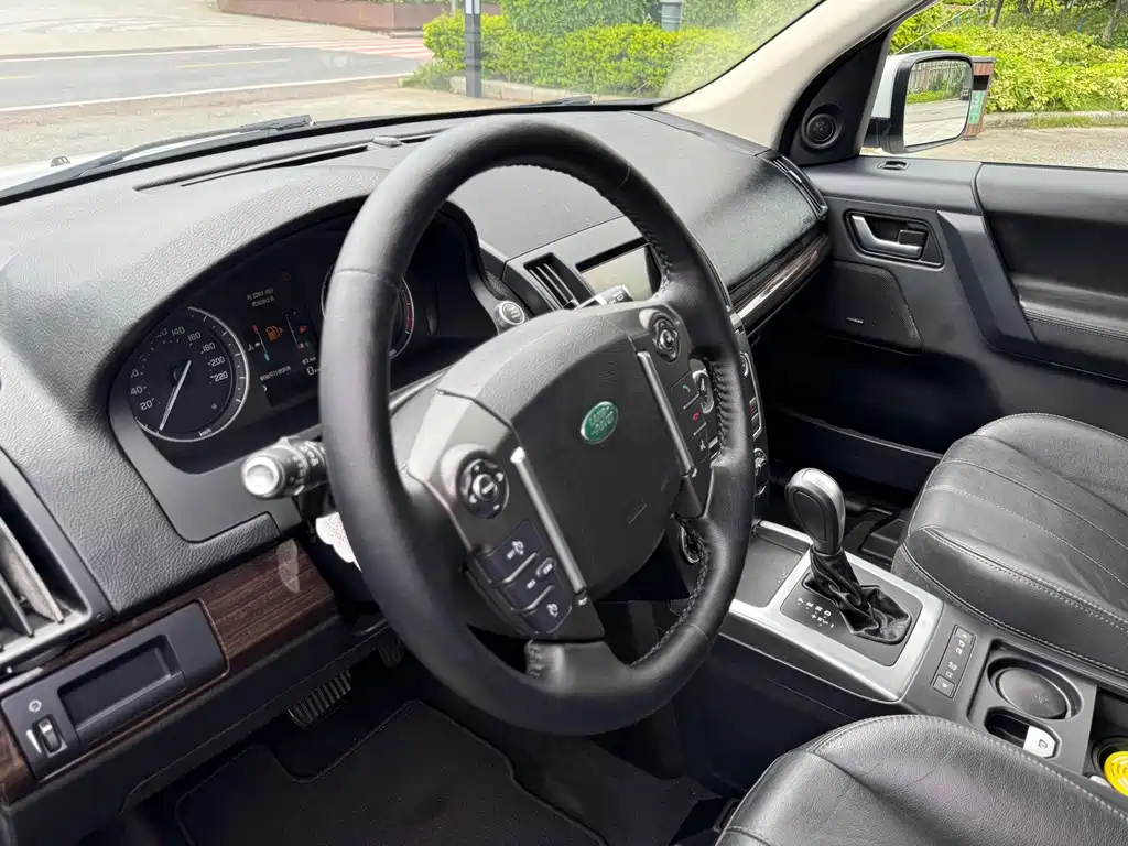 Land Rover Freelander 2 2014 — фото 16