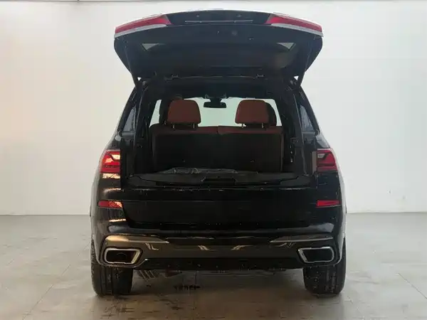 BMW X7 2021