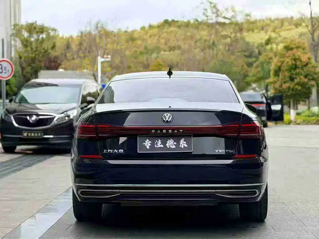 Volkswagen Passat 2021 — фото 8
