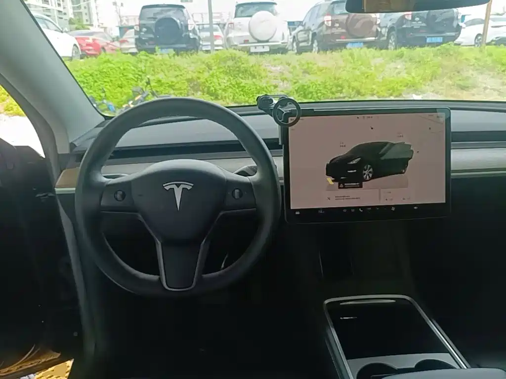 Tesla Model Y 2023 — фото 10