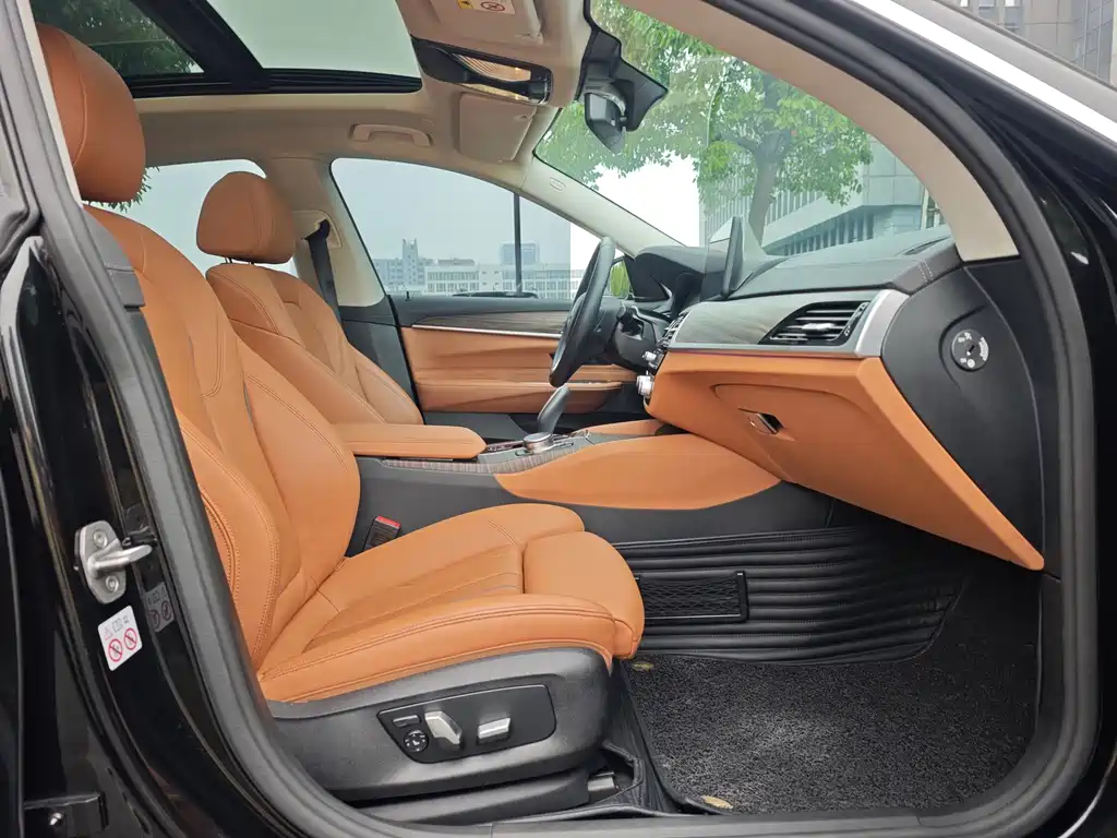 BMW 6 Series GT 2023 — фото 8