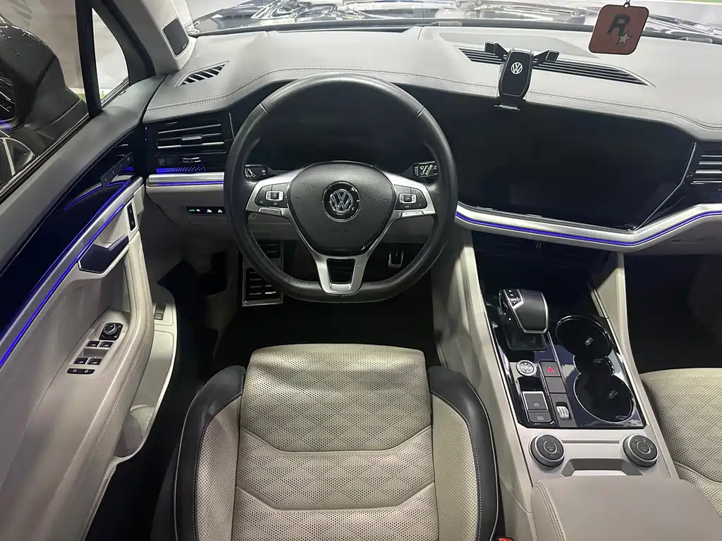 Volkswagen Touareg 2019 — фото 11