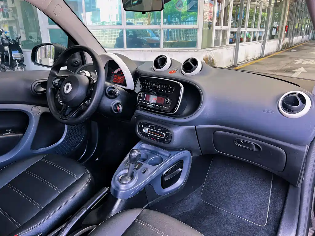 smart Fortwo 2016 — фото 8