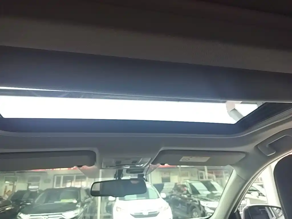 Toyota RAV4 2015 — фото 18
